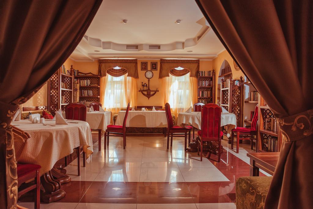 Premier Hotel Shafran Суми Екстер'єр фото