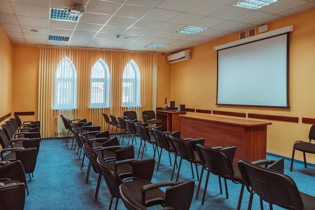 Premier Hotel Shafran Суми Екстер'єр фото