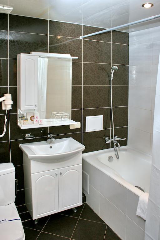 Premier Hotel Shafran Суми Екстер'єр фото