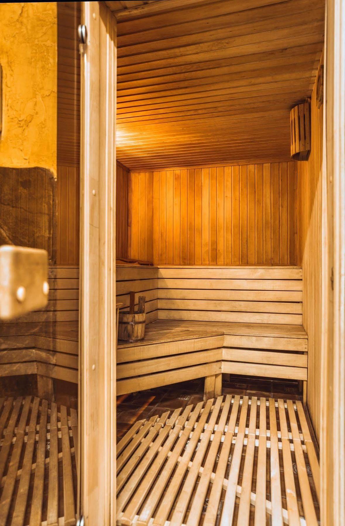 Premier Hotel Shafran Суми Екстер'єр фото
