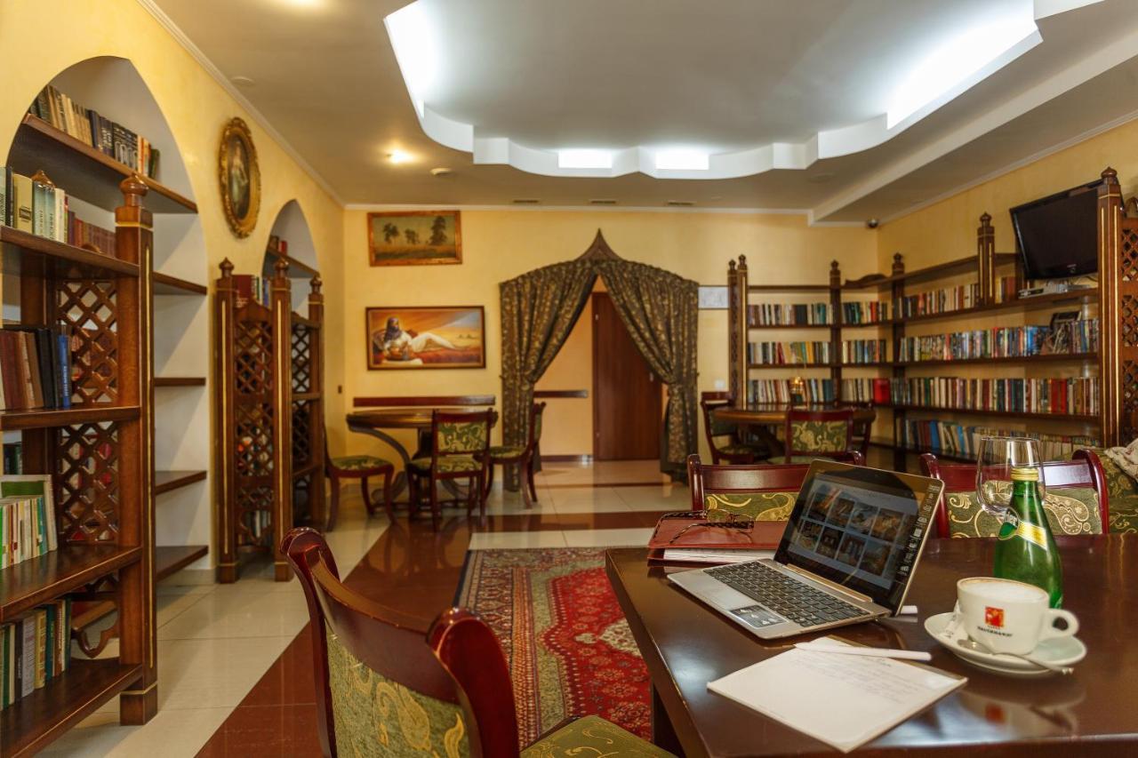 Premier Hotel Shafran Суми Екстер'єр фото