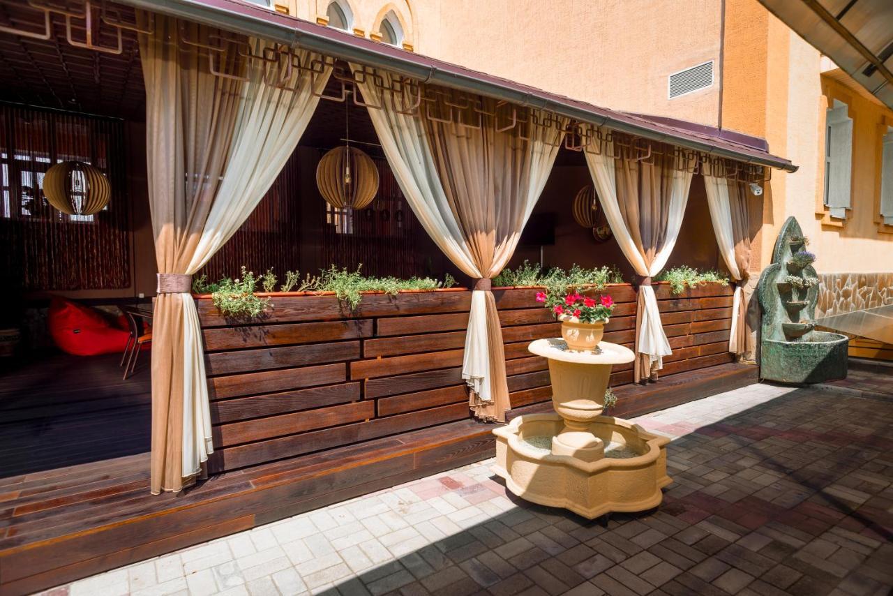 Premier Hotel Shafran Суми Екстер'єр фото